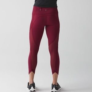 Lululemon Run with the Sun 7/8 tight Rosewood Size 4
